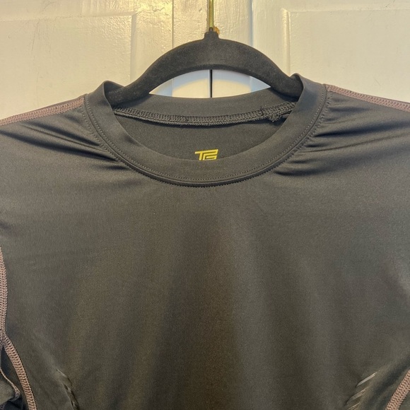 NWT TEK GEAR Long Sleeve Compression Top Size Men’s Medium Color Black - Picture 2 of 10
